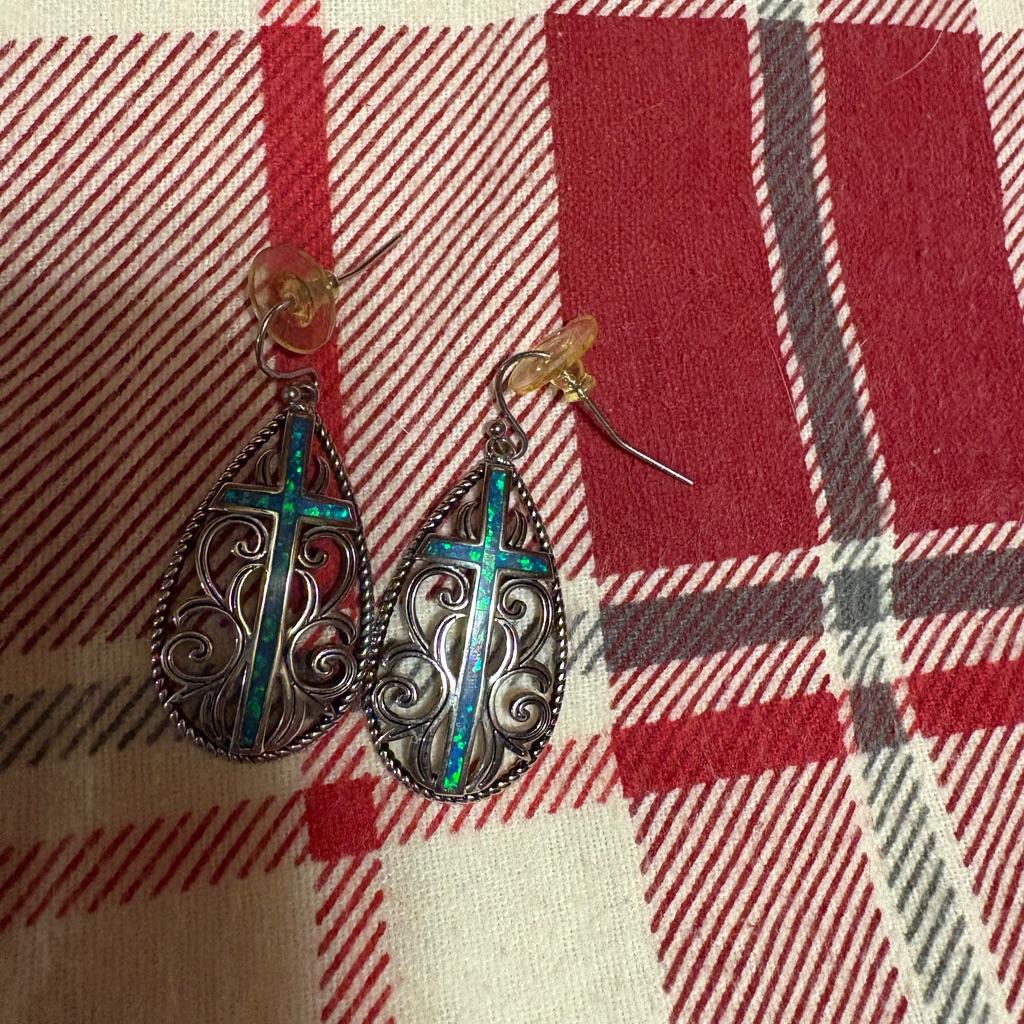 Montana Silversmiths Teardrop Earrings With A Turquoise Cross 48$